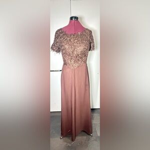 Elegant Brown Lace Evening Gown Size 14